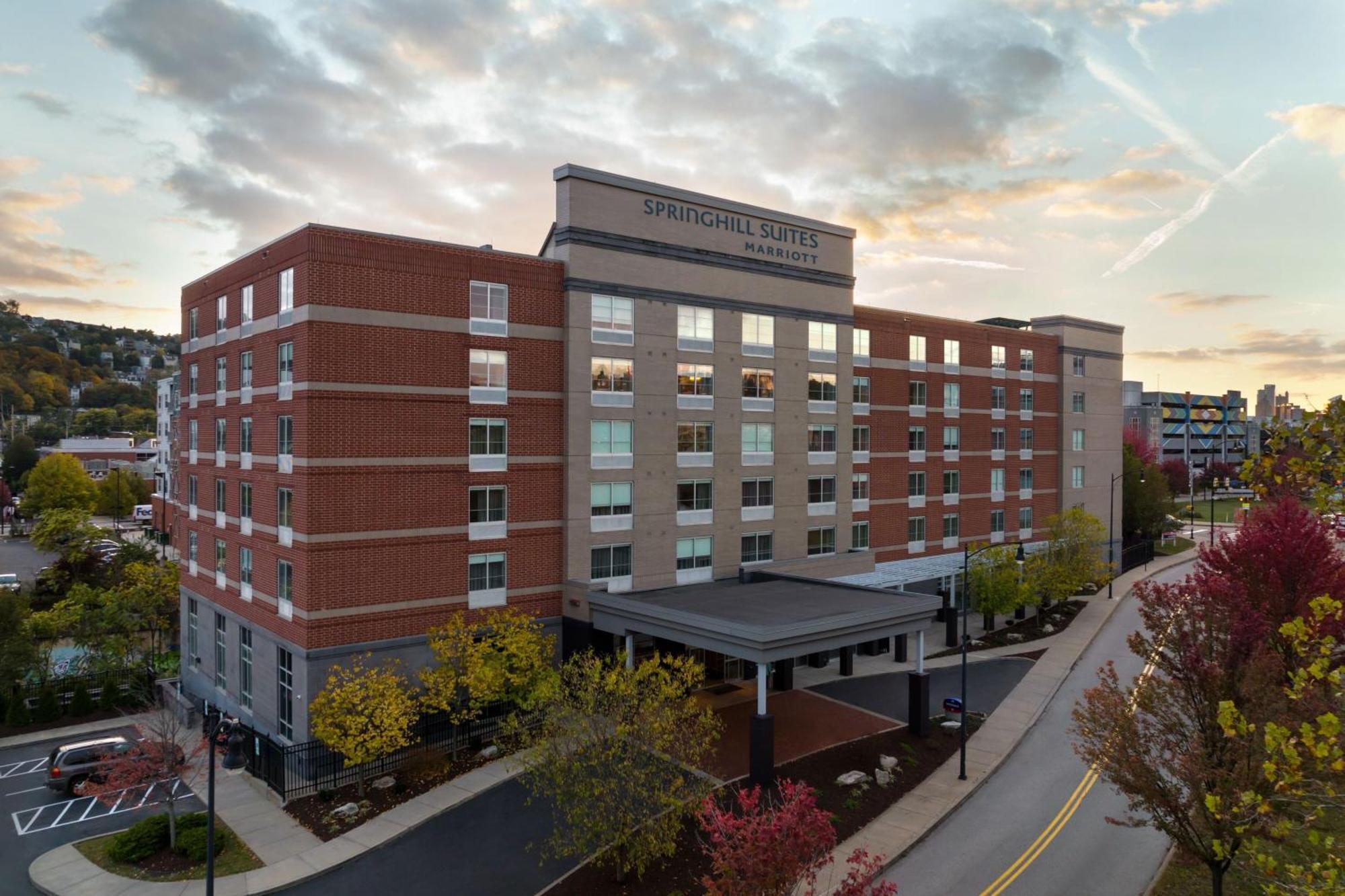 Springhill Suites Pittsburgh Southside Works Exterior photo
